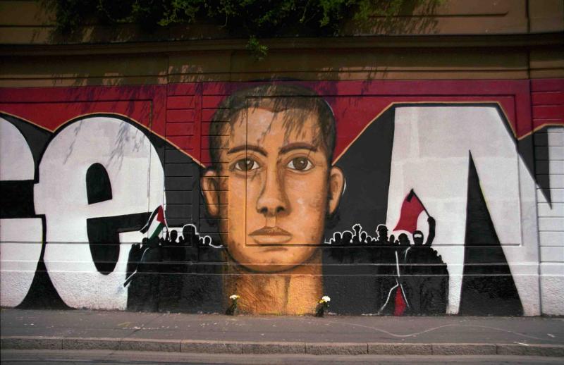 via Bramante, Milano 2001,  Carlo Giuliani Graffiti, (Foto: Azzoncao)