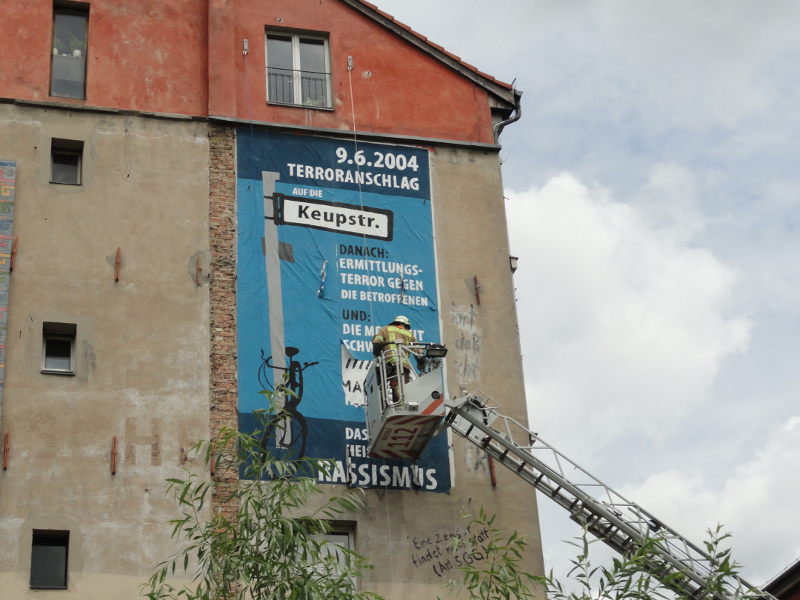 Angriff auf das Großtransparent in Berlin