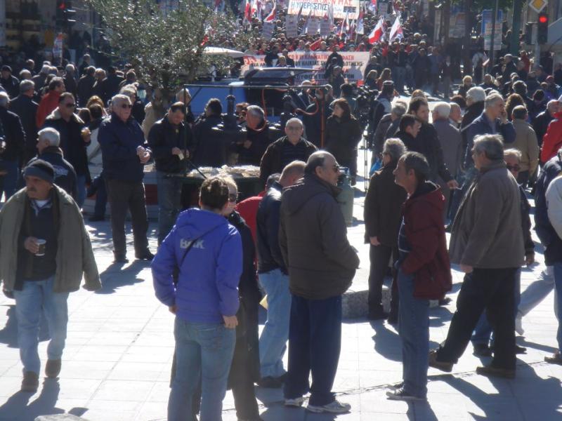 PAME-Demonstranten auf dem Weg zum Auftaktort