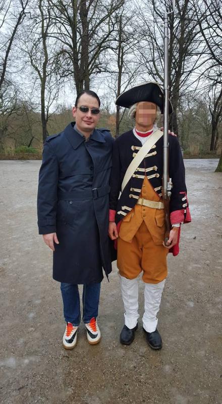 Der Neonazi Christian Müller am 24. Januar 2016 auf einer Aufführung der „Langen Kerls“ am Schloss Sanssouci