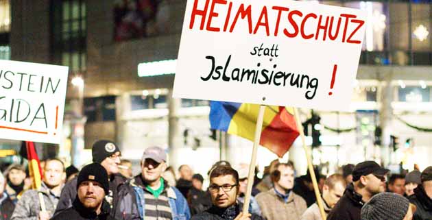 „Pegida“-Aufmarsch am 24. November in Dresden. Foto: Johannes Grunert/flickr