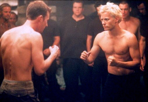 Das Büchlein "Der kommende Aufstand" hat ein ähnlich diffus aufrührerisches Potential wie David Finchers Film "Fight Club"  von 1999.