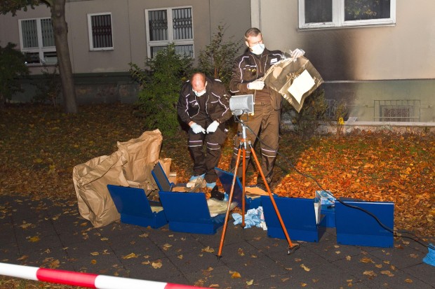 Anschlag auf die Kriminalpolizei in der Bulgarischen Straße am Treptower Park