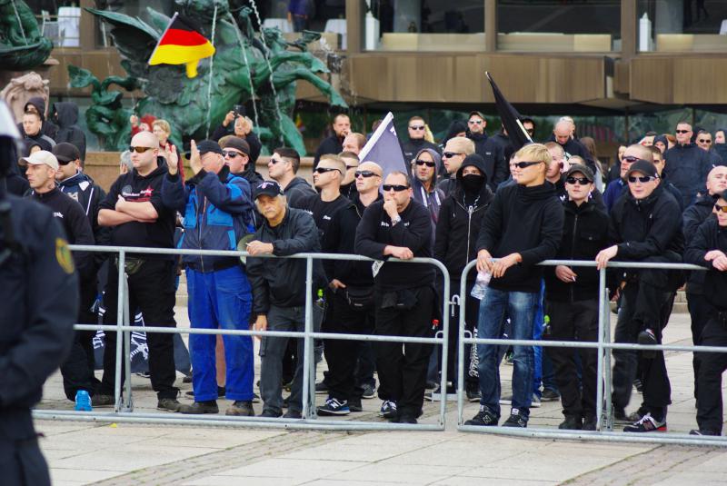 05 - Rechte bei OfD-Aufmarsch am 26.9.15 in Leipzig