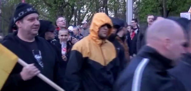 Thomas Persdorf, Benjamin Brinsa und Sven Parthaune am 20. April 2015 bei Legida. Foto: Screenshot Youtube “Pro Deutschland”