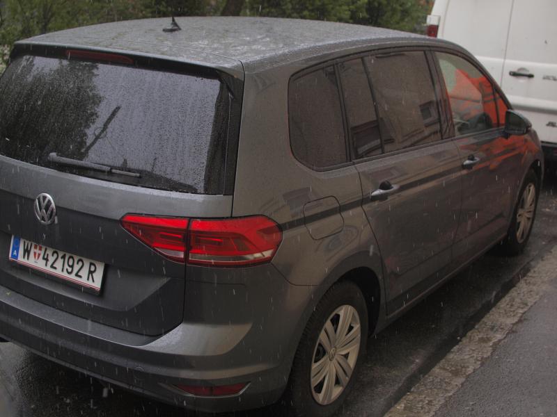 Zivikarre mit dem Kennzeichen: W 42192Rgrauer VW Polo