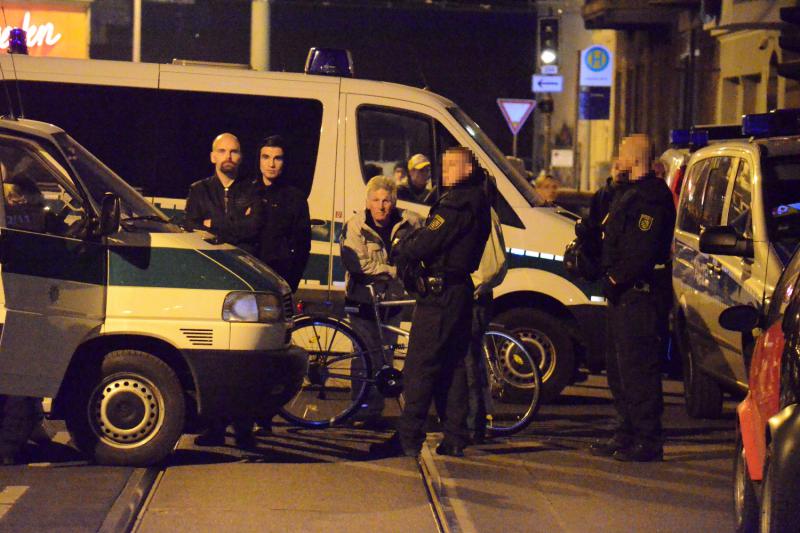 NPD-Anhänger im Polizeikessel