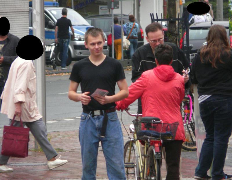 NPD-Infostand Duisburg-Meiderich (2)