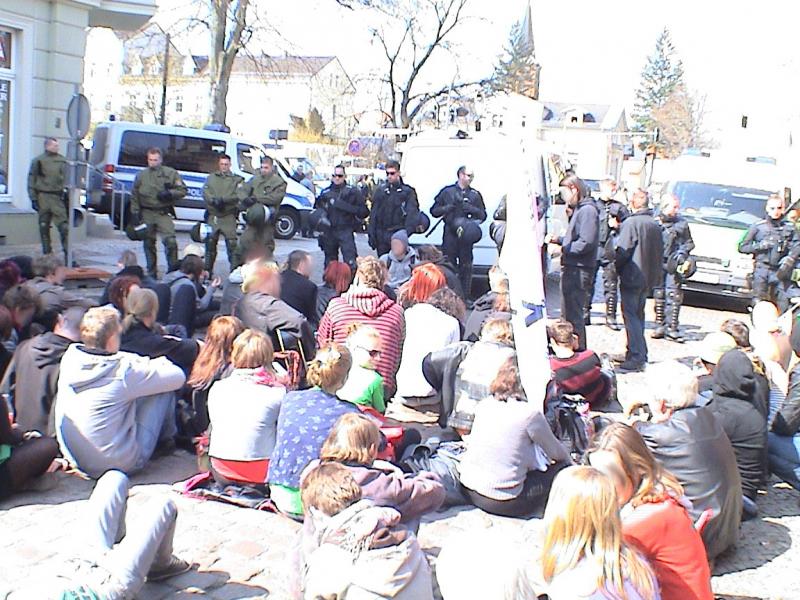 mittlere Sitzblockade (von der größeren habe ich leider kein Bild)