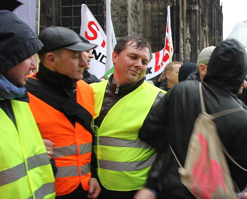 Auseinandersetzung bei Demo der „besorgten Eltern“ 7