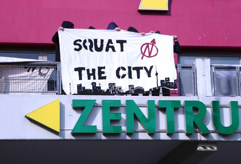 [B] Squat the city - Besetzung als Voraussetzung der Utopie