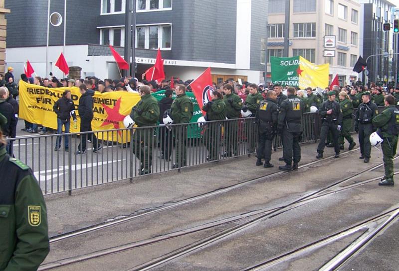 Die Demo in der Bahnhofsstraße.jpg