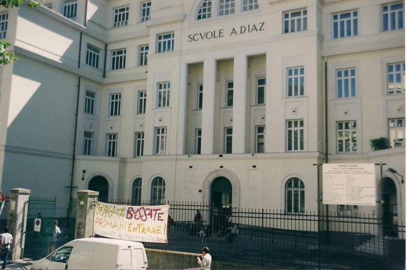 Genova 2002 - Scuola Diaz