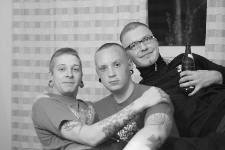 Die Neonazis Christian Helmstedt, Gabor Grett und Tom Singer (v.l.n.r.); fotografiert von Benjamin Müller 