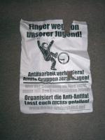 Nach dem Mord an Thomas Schulz 2005 von Dortmunder Nazis plakatiert:"Wer der Bewegung im Wege steht, muss mit den Konsequenzen leben!"V.i.S.d.P. war Axel W. Reitz
