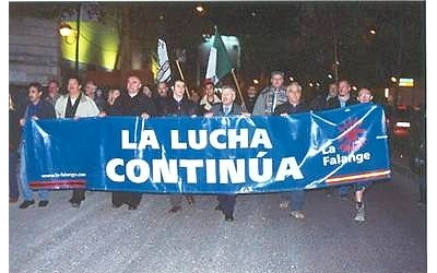 9 Pater Giulio Maria Tam, José Fernando Cantalapiedra und Udo Voigt beim Gedenken an den Falangegründer Primo de Rivera 2004 in Madrid.jpg