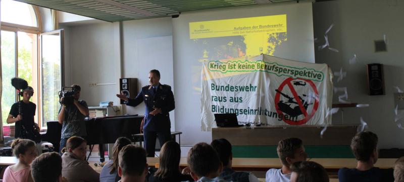 Bundeswehr an Robert-Mayer-Gymnasium gestört! - 1