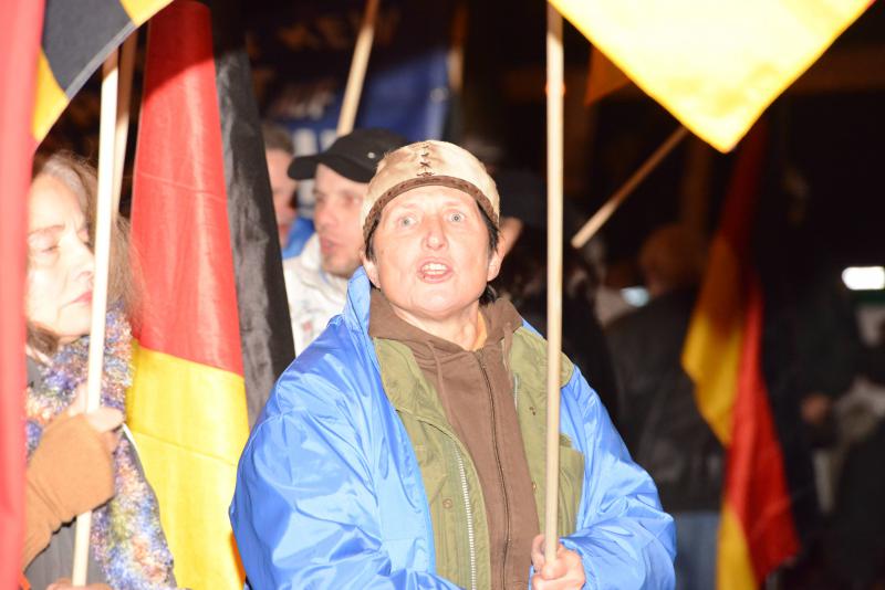 8 Beim Naziaufmarsch in Duisburg am 09.11.2013