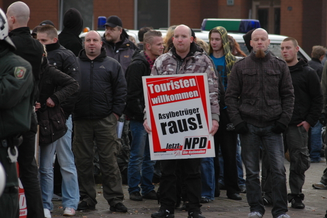 Indymedia-Bild 4 - NPD-Kundgebung in Essen am 27.11.2010