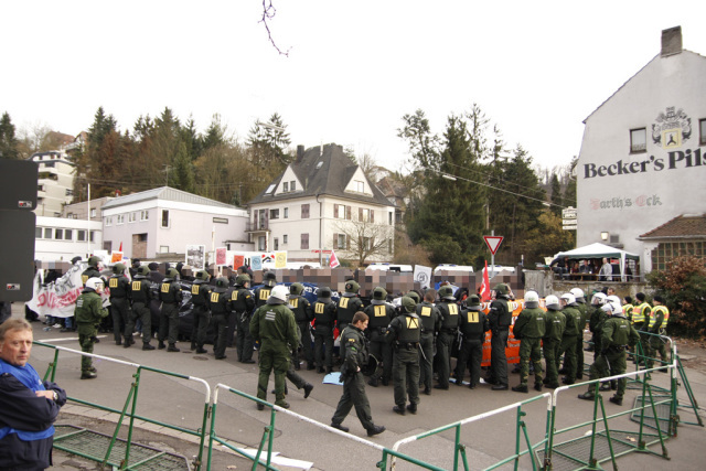 Die Blockade im grünen Mantel 