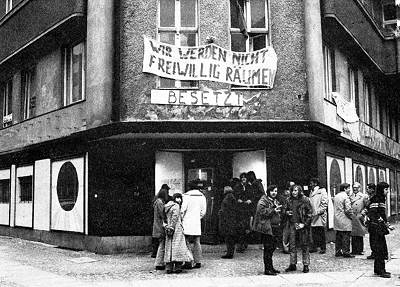 Der besetzte hand-drugstore in der Motzstraße am 11.Januar 1972.