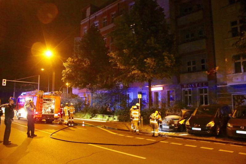 In Friedrichshain musste die Feuerwehr ein brennendes Auto löschen  Foto: Thomas Peise