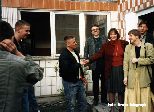 Merkel im Jugendclub Brunnen April 1993