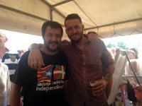 Marco Racca (regionaler Verantwortlicher von CasaPound Piemont) und Matteo Salvini (Parteisekretär der Lega Nord)