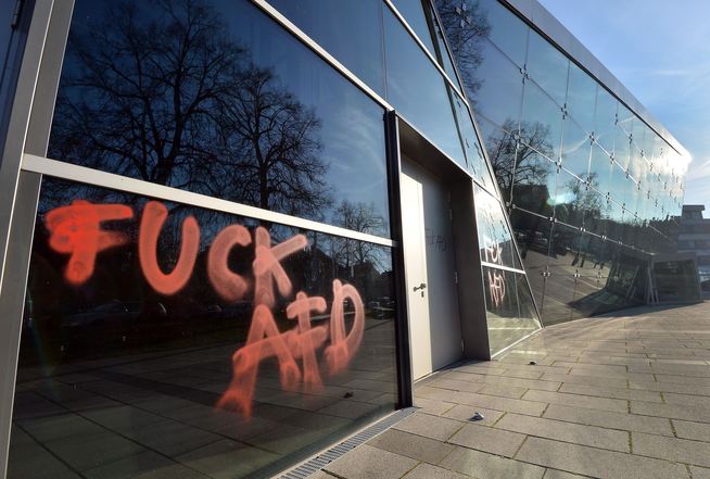 Anfang Dezember 2016: Schmierereien gegen den geplanten Parteitag der AfD am Neckar Forum.Foto: Kaier