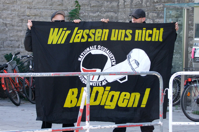 Transparent (inzwischen übermalt: das Gruppenkürzel der "Freien Kräfte Berlin-Südost")