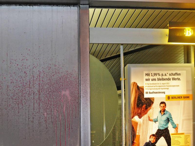 Die Farbattacken könnten mit Straftaten in Verbindung stehen, die in der Nacht in Kreuzberg verübt wurden
