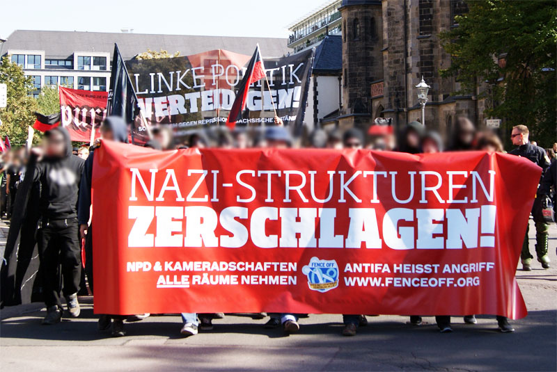 Demo gegen das Nazi-Zentrum