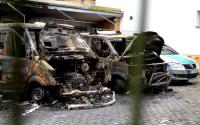 Auf dem Parkplatz einer unbesetzten Polizeistation in Schwachhausen sind der Nacht zum Dienstag sechs Streifenwagen abgebrannt.  