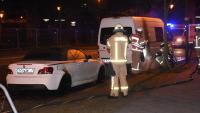 In der Gutenbergstraße verhinderte ein Zeuge, dass diese Autos in Flammen aufgehen (Foto: spreepicture)